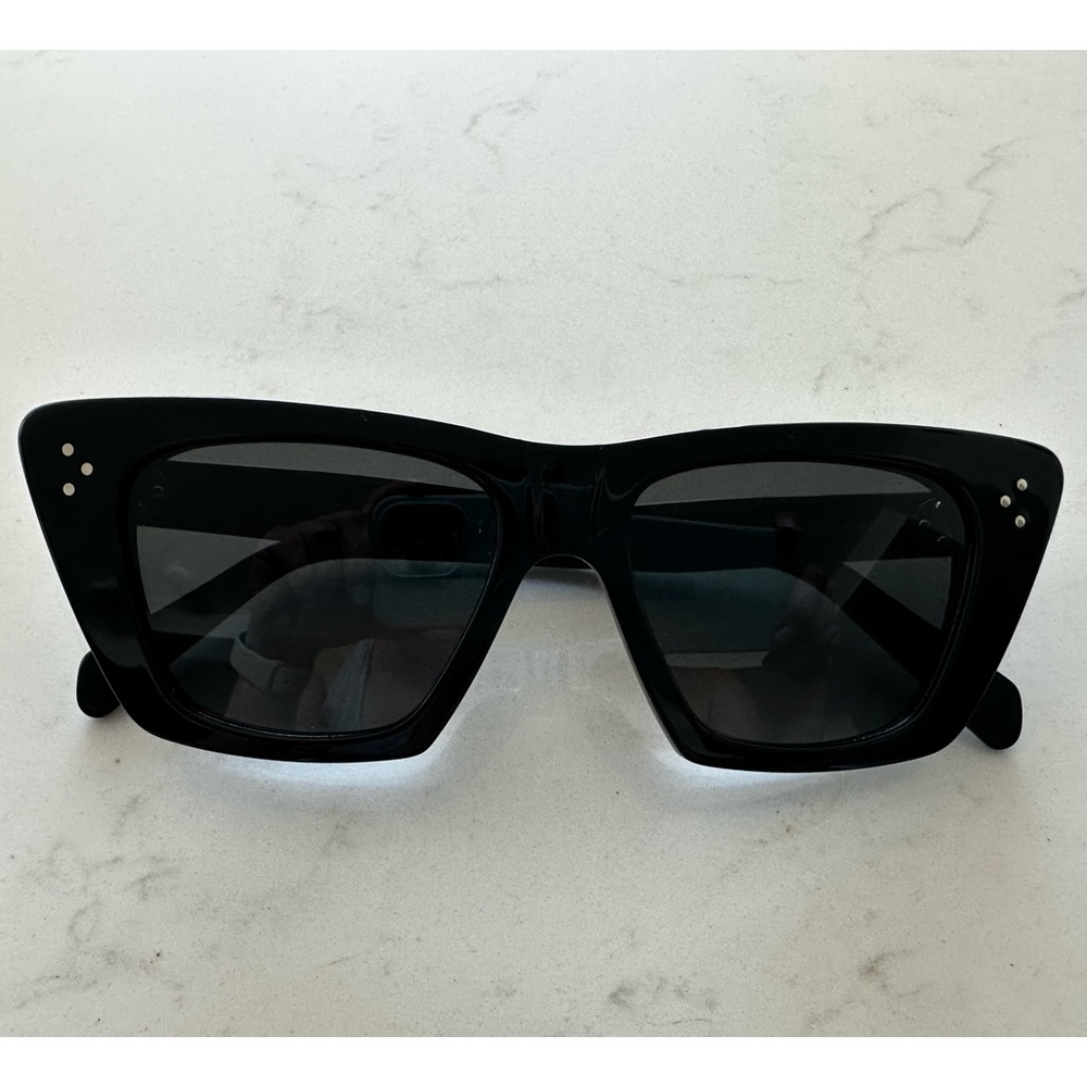 CELINE CAT EYE SUNGLASSES IN ACETATE
BLACK